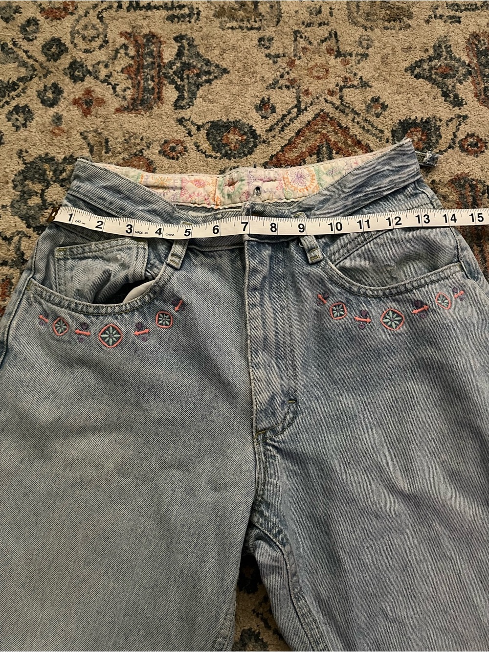 VINTAGE Lee Light Wash Blue High-Rise Ankle Jeans with Subtle Embroidery - Picture 10 of 11